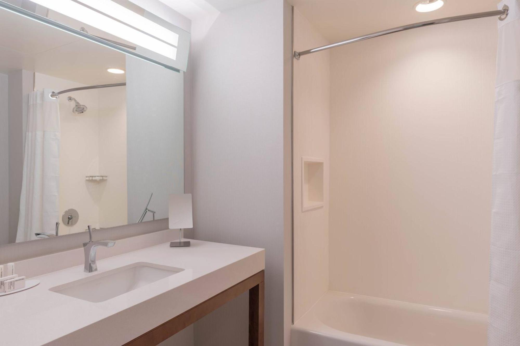 Courtyard By Marriott Thousand Oaks Agoura Hills Extérieur photo